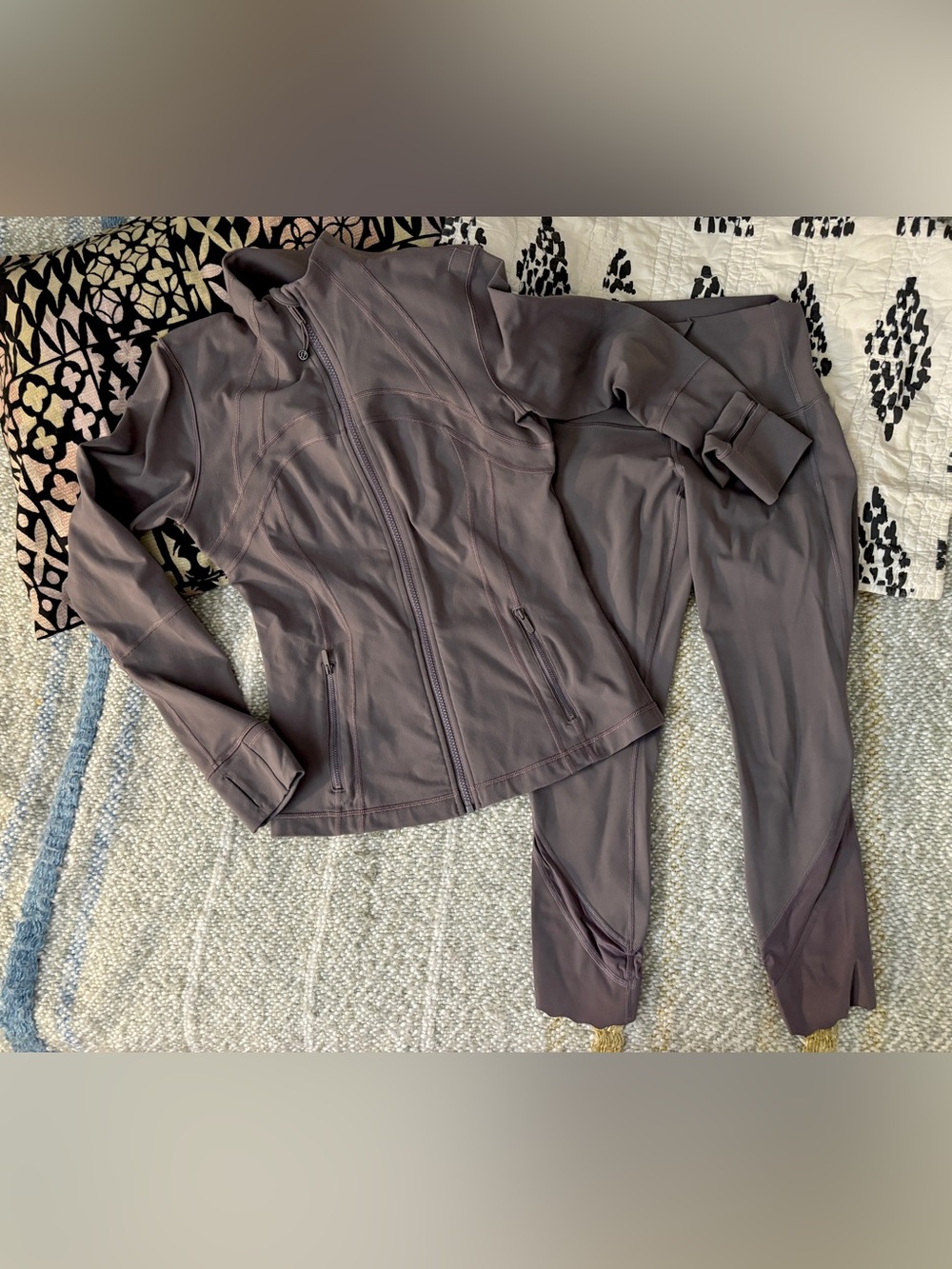 LULULEMON Movement Tight Everlux 25 in Vintage Grape Size 6